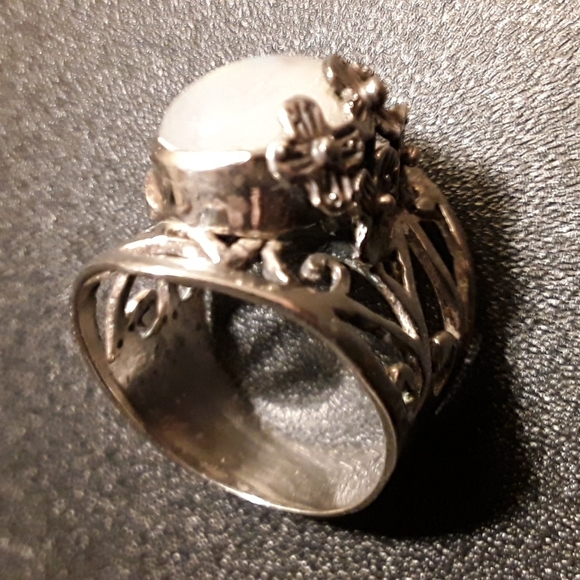 Handmade Moonstone Silver Ring Size 9 - Picture 2 of 12